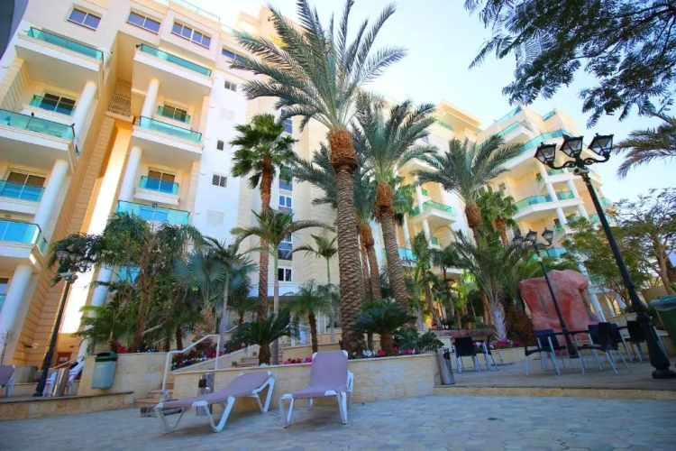 2 Bedrooms Apartment with balcony