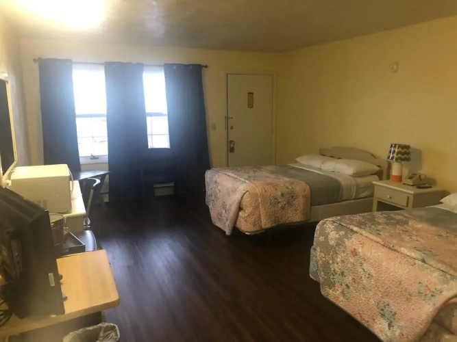 Brewer Motor Inn