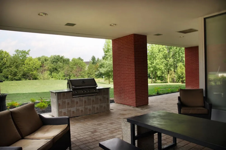 Residence & Conference Centre - Brampton
