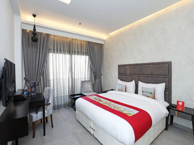 OYO 11071 Hotel Tisya