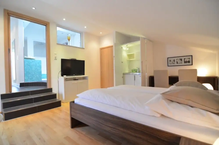 Superior Double room with balcony and with partial sea view