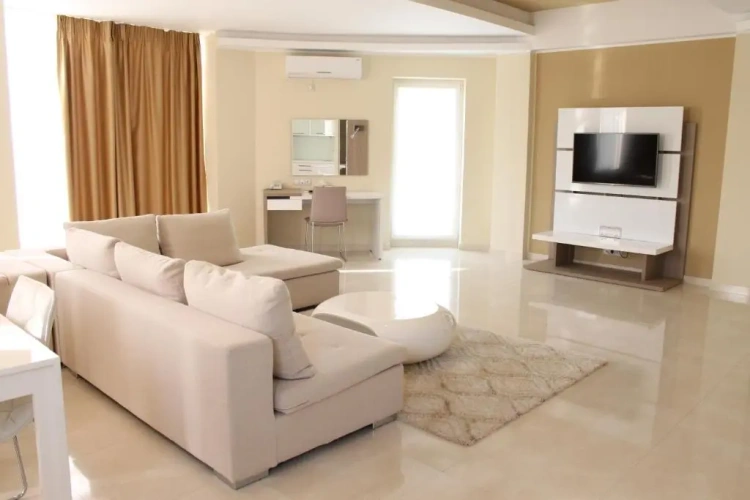 Deluxe Suite