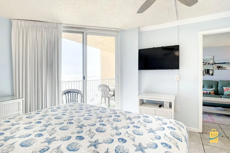 Beachfront Oceania Beach Club Complex