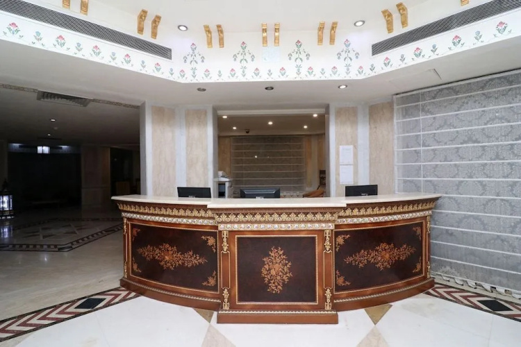 Oyo 25046 Hotel The Orient Taj
