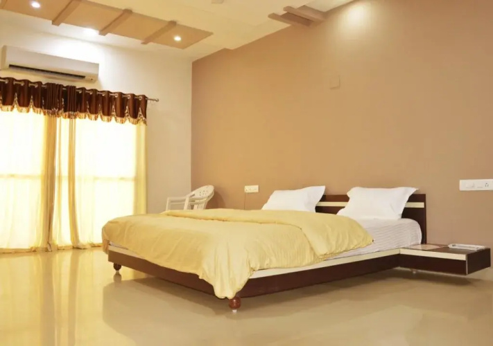 Hotel Rudra Plaza