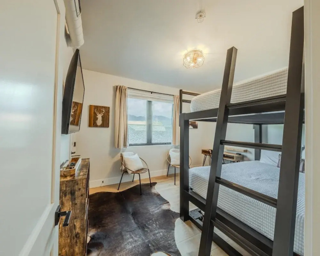 Whitefish Loft, Downtown Condo for 6