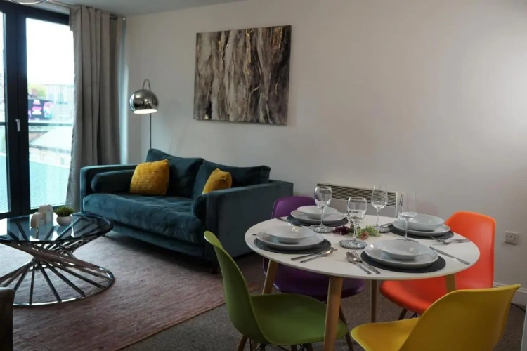 2 Bedrooms Apartment
