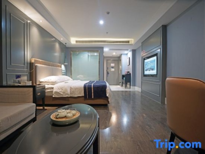 Standard Double room with lake view