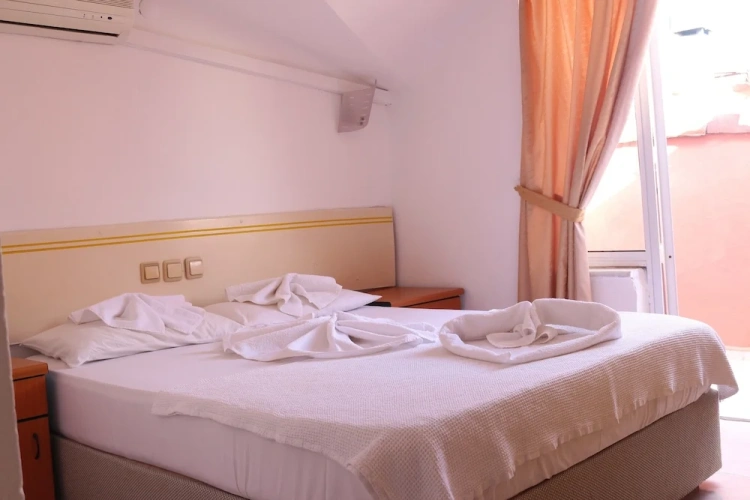 Standard Twin room with balcony