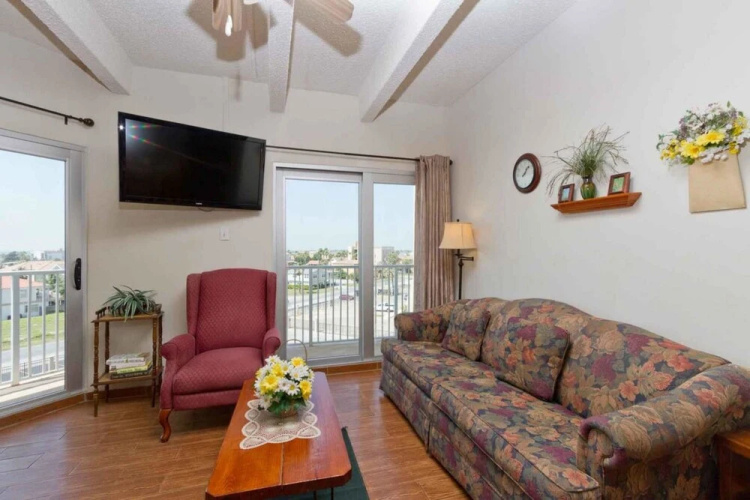 Aquarius Condominium 401