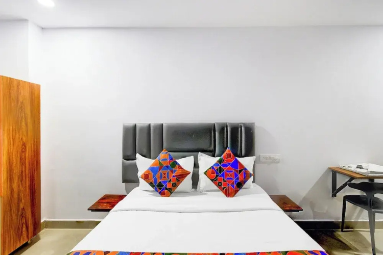 Fabhotel Lorwen