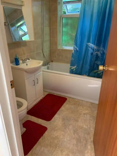 Captivating Bungalow With Garden in High Wycombe