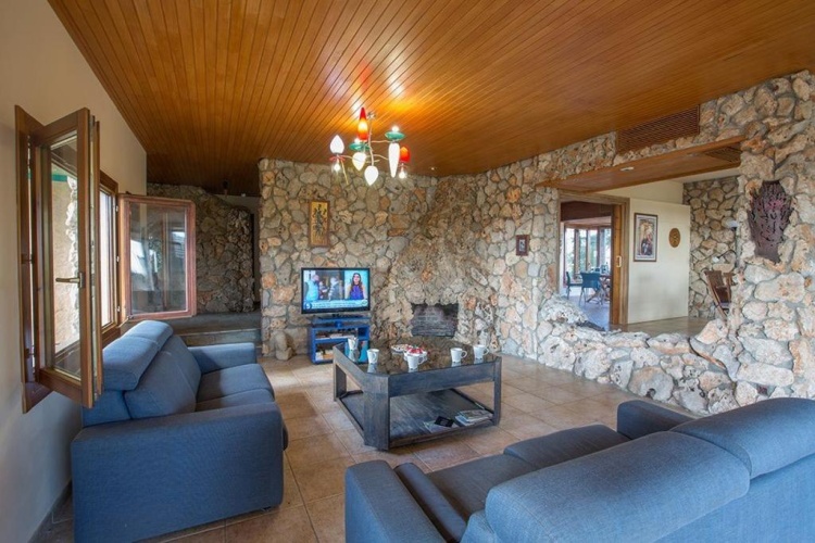 4 Bedrooms Double Villa