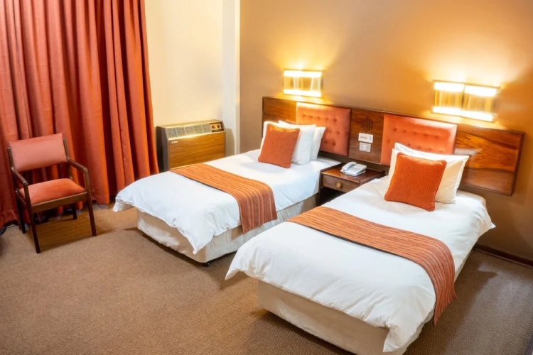 Elgro Hotel