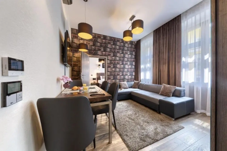 1 Bedroom Apartment