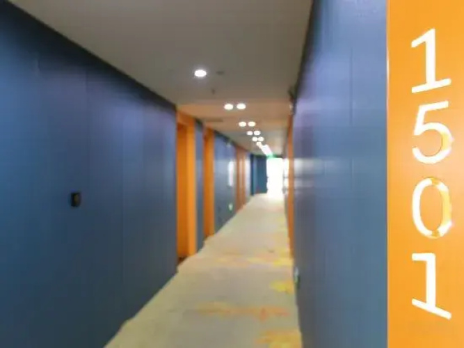 Yafeng Hotel (Xinyang Libao Square Wanxiangcheng Branch)