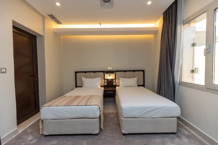 1 Bedroom Standard Double room with partial sea view