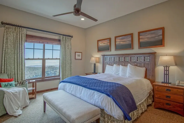 Soaring Eagle #404: 3 Bedroom 2 Bath Corner Penthouse