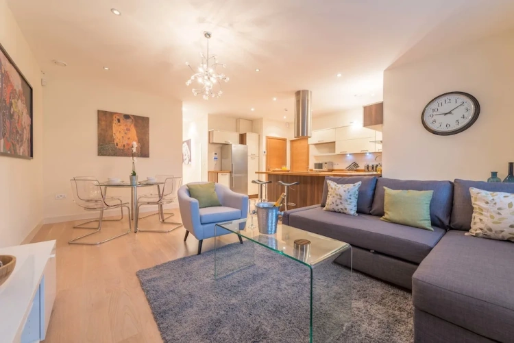 2 Bedrooms Deluxe Apartment