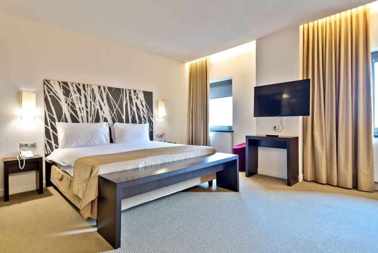 Ramada Plaza by Wyndham Bucharest Convention Center photo 7
