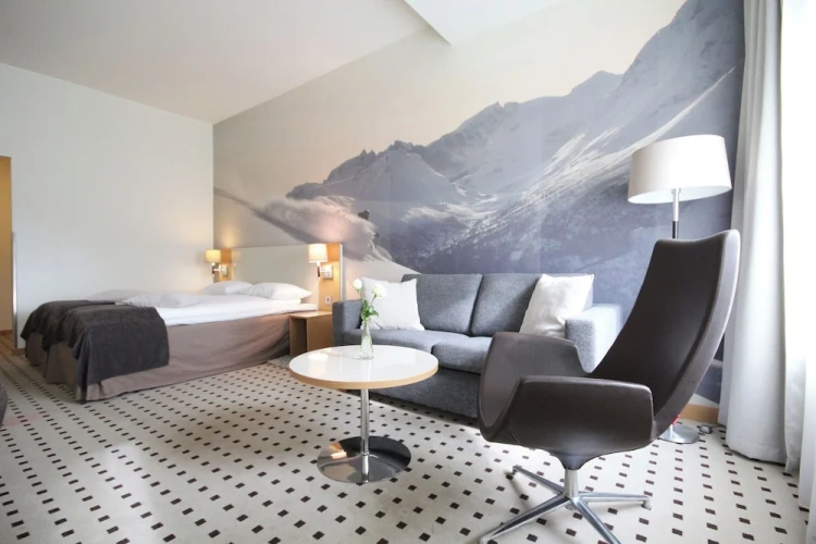 Standard Family room with garden view