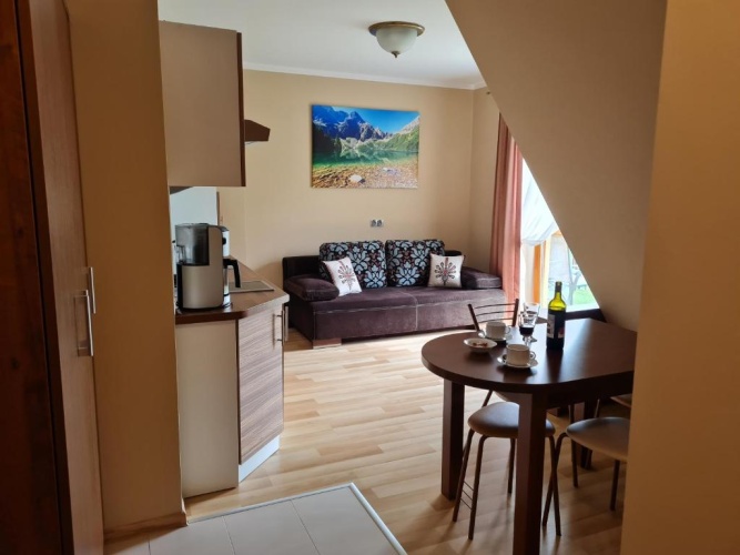 1 Bedroom Apartment with mountain view