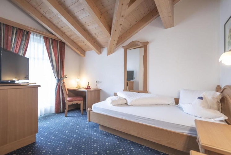 Standard Double room with balcony and with view