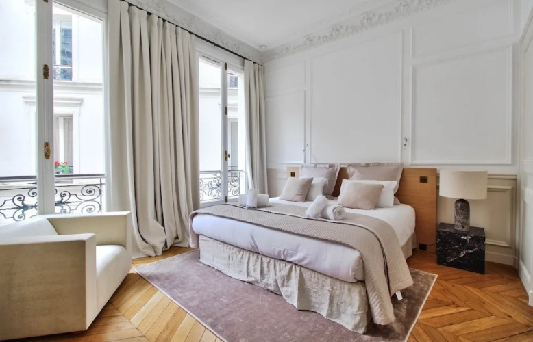 Guest Trotter Bristol - Image 6