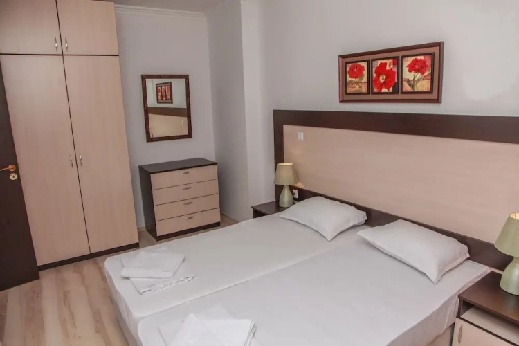 1 Bedroom Apartment with balcony
