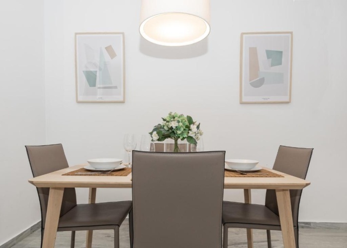 2 Bedrooms Apartment