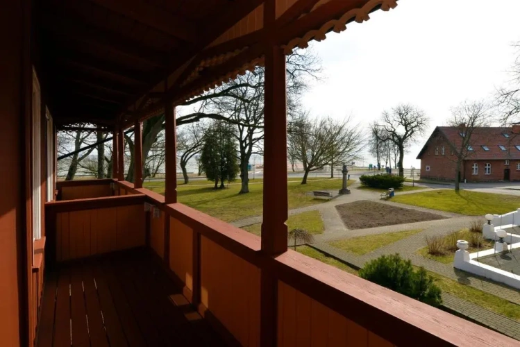Standard Triple room with balcony