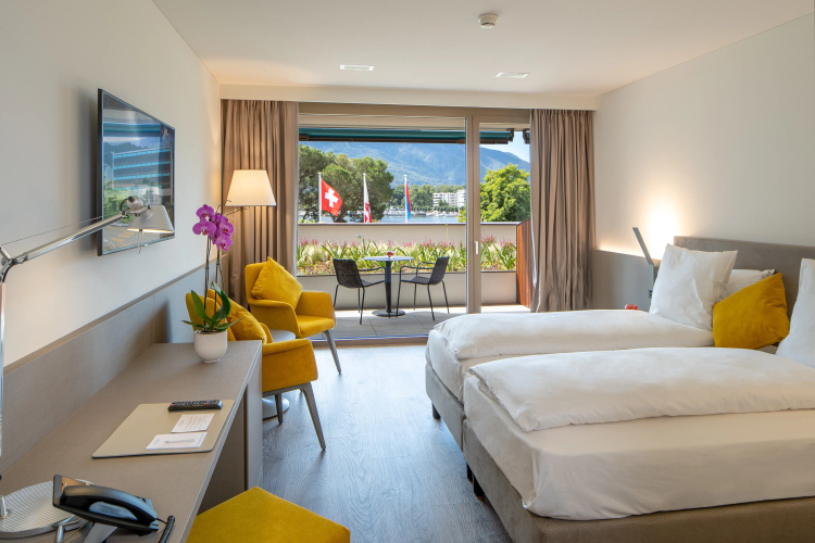 Hotel & LOUNGE LAGO MAGGIORE