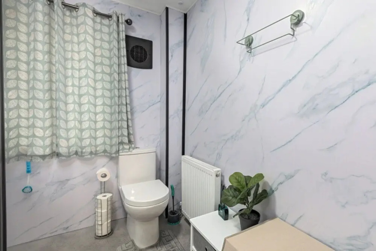 House -sleeps 8, Parking, Suitable for Contractors