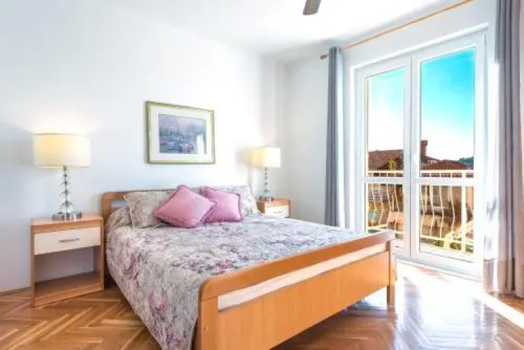 View Port Apartment