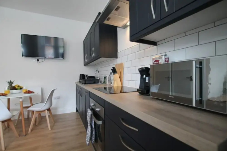 Dundee - 1 Bed - Sleeps 5 - Pet Friendly