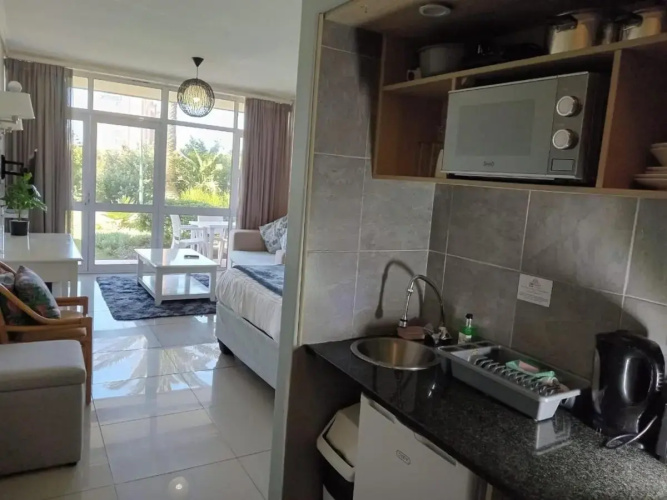 @35 Brookes Suites seaside escape