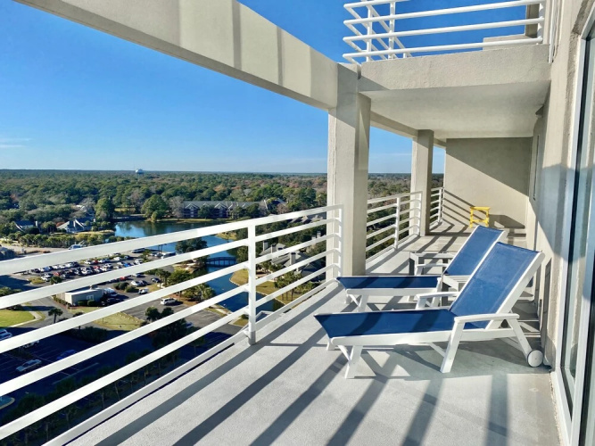 1712 North Hampton 3 Bedroom Condo