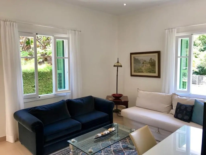 Apartment with garden view
