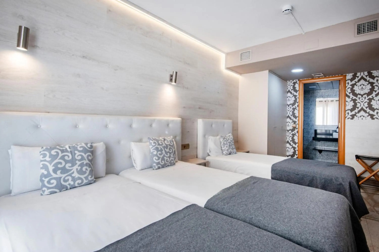 Apartments Ramblas 108