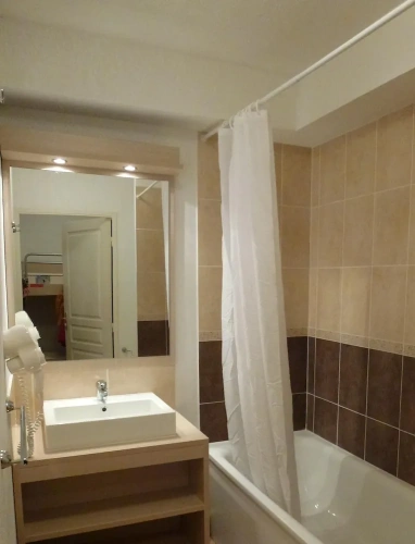 2 Bedrooms Apartment with balcony and with mountain view