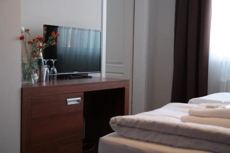 Classic Quadruple room