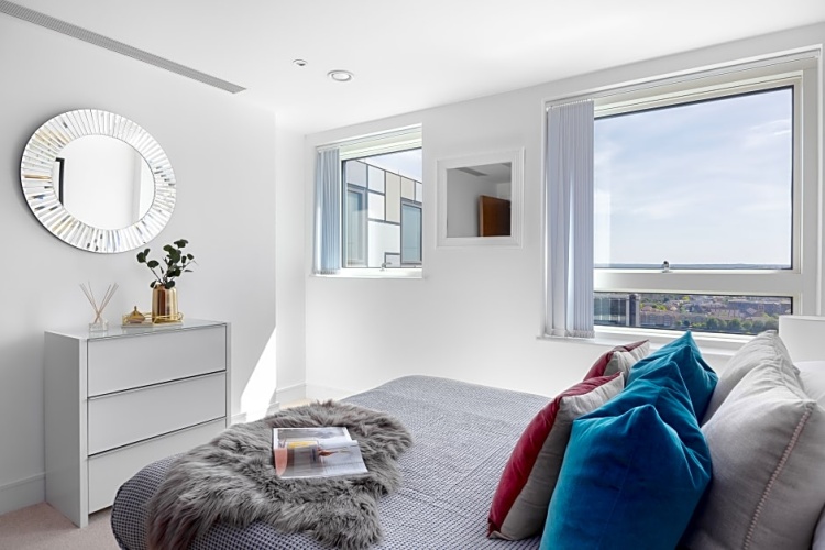 2 Bedrooms Classic Apartment with city view