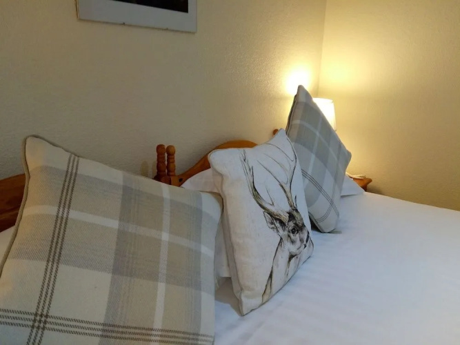 Robertson Arms Hotel
