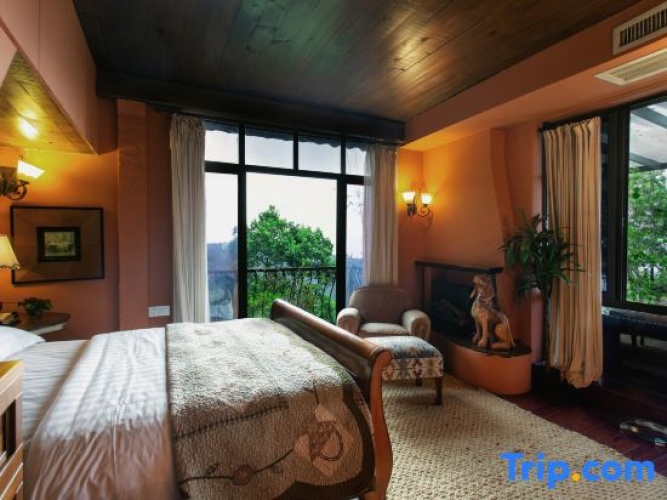 Premier Quadruple Suite