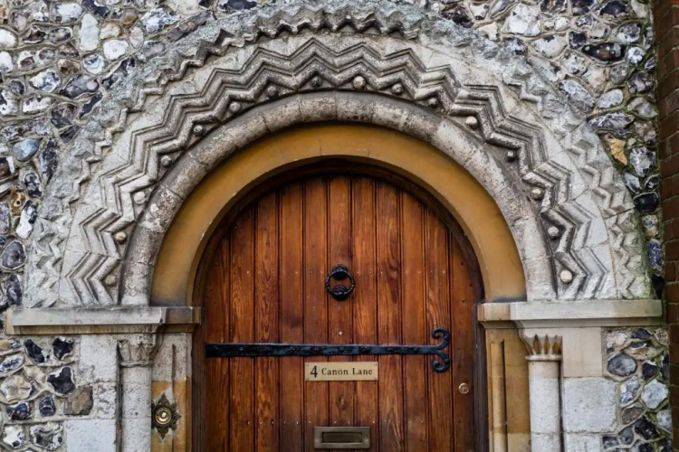 4 Canon Lane
