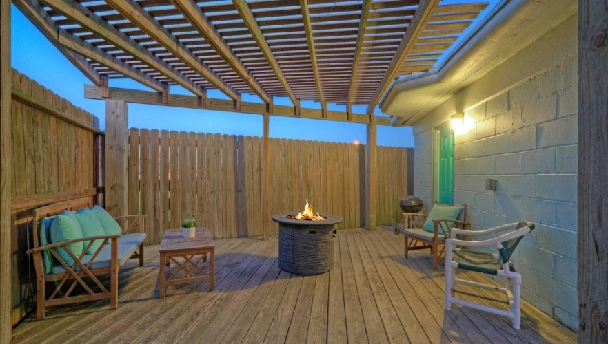 6 Bedrooms Cottage with balcony