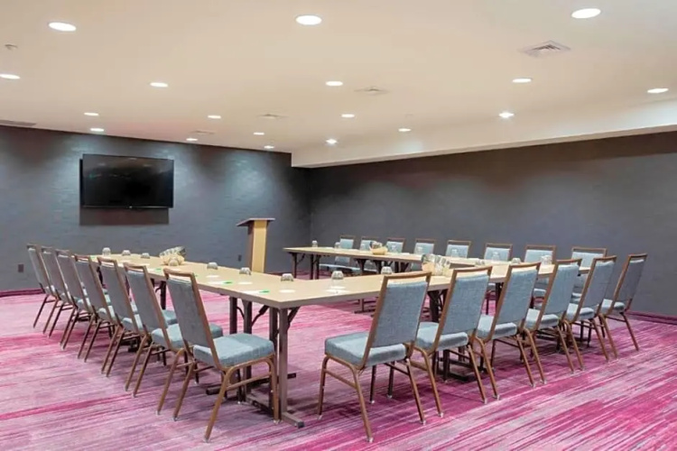 Courtyard By Marriott New York Queens/jamaica