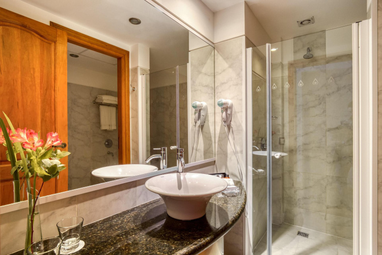 Alma del Lago Suite and Spa photo 11
