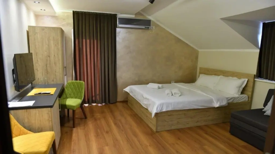 Standard Triple room with balcony