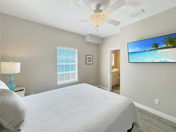 Pass Time - Beachfront for 24